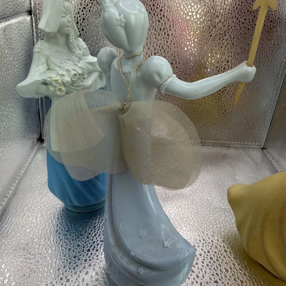 Avon Good Fairy Decanter - Delicate Daisies‎ Cologne, Mostly Full, Set 3 Collect
